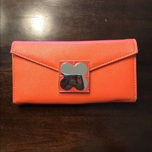 🔴🔴SOLD🔴🔴Liz Claiborne orange wallet